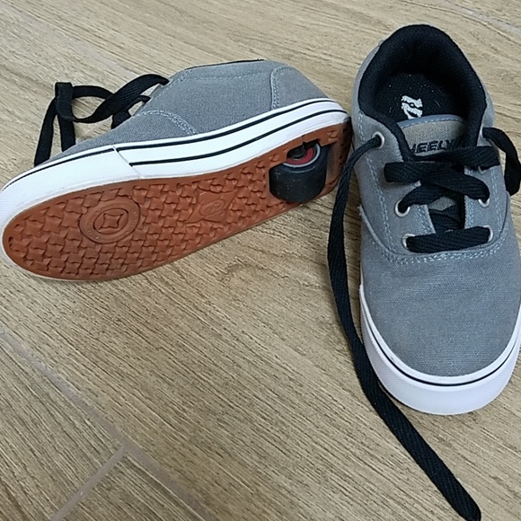 Heelys Other - HEELYS SKATE SHOES YOUTH 13C